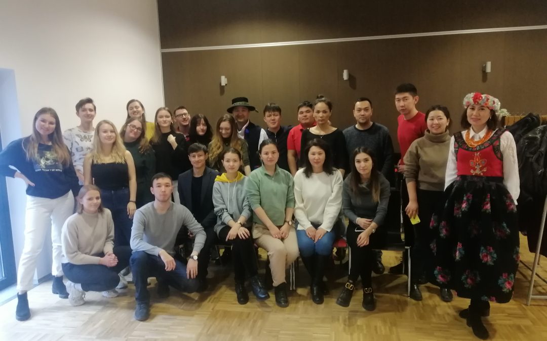 Goście z Kazachstanu u studentów Designu i Komunikacji Społecznej